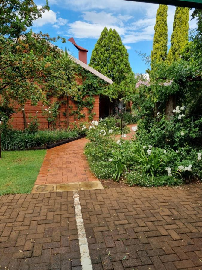 Camelia Guest House Bloemfontein Ngoại thất bức ảnh