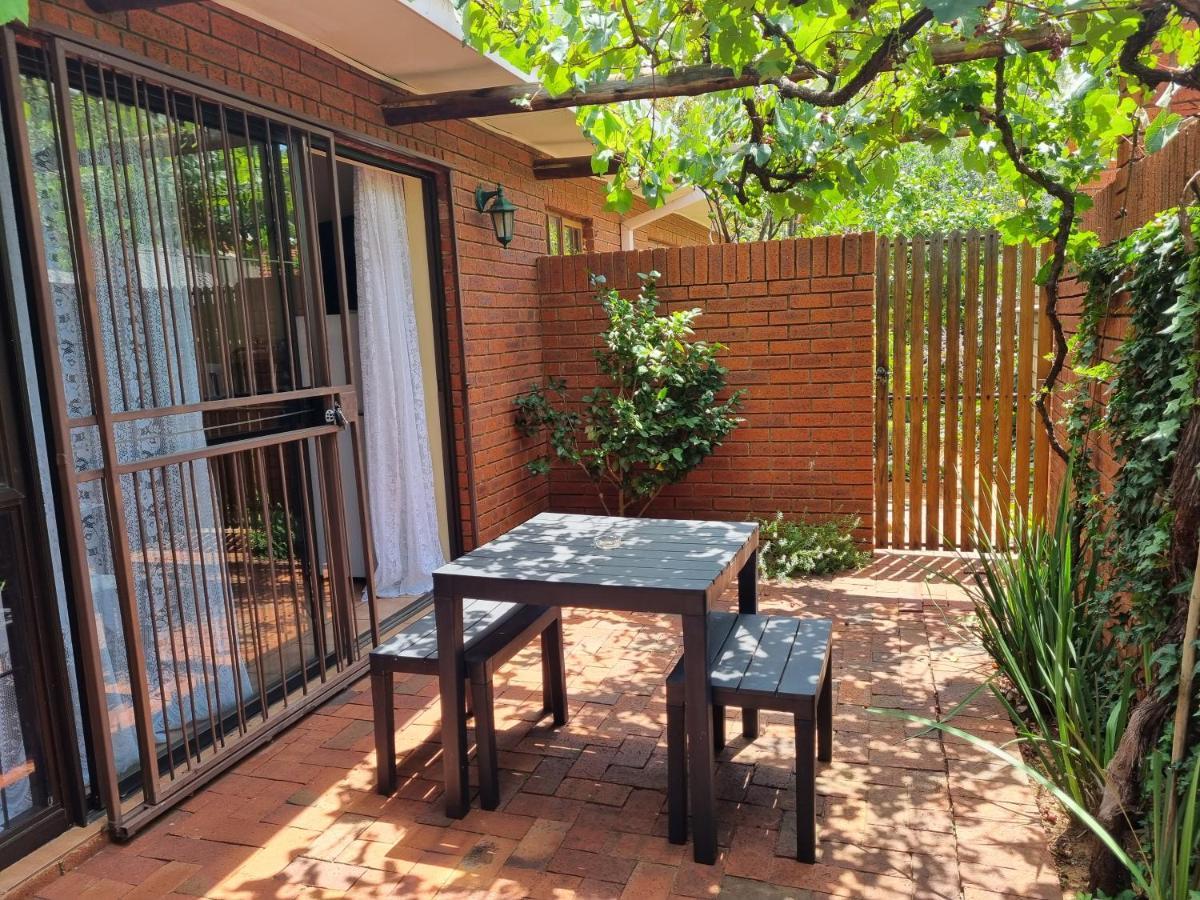 Camelia Guest House Bloemfontein Ngoại thất bức ảnh
