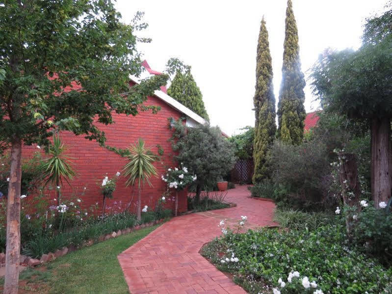 Camelia Guest House Bloemfontein Ngoại thất bức ảnh
