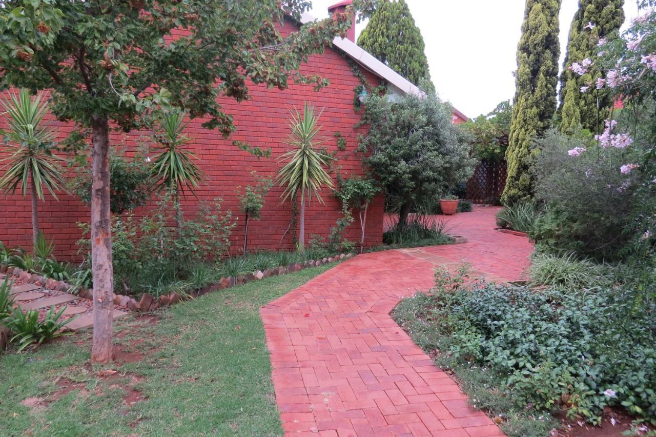 Camelia Guest House Bloemfontein Ngoại thất bức ảnh