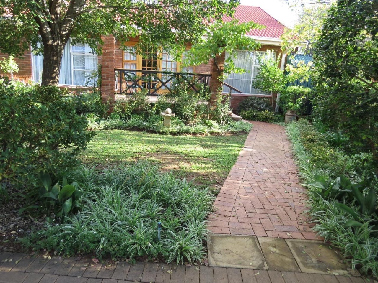 Camelia Guest House Bloemfontein Ngoại thất bức ảnh