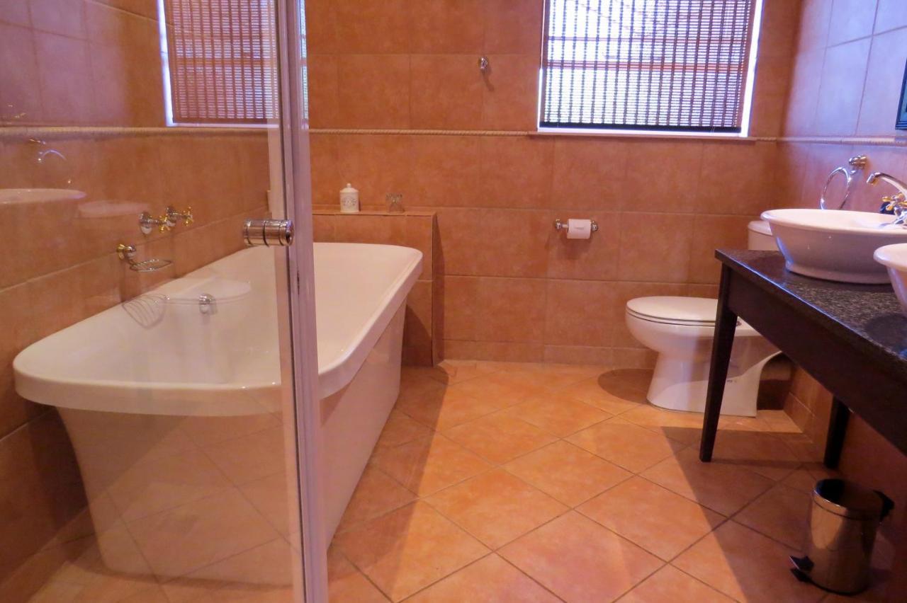 Camelia Guest House Bloemfontein Ngoại thất bức ảnh