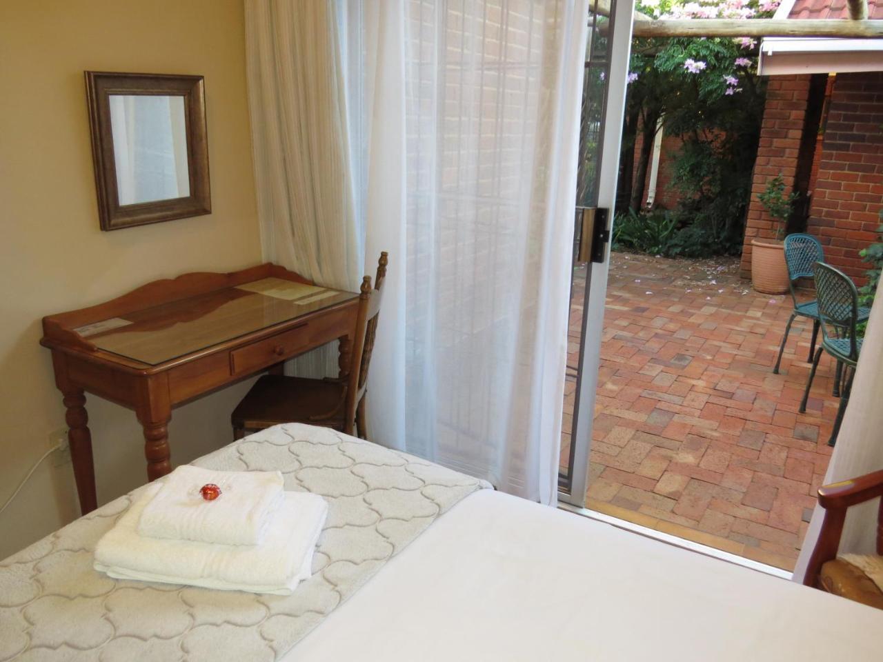Camelia Guest House Bloemfontein Ngoại thất bức ảnh